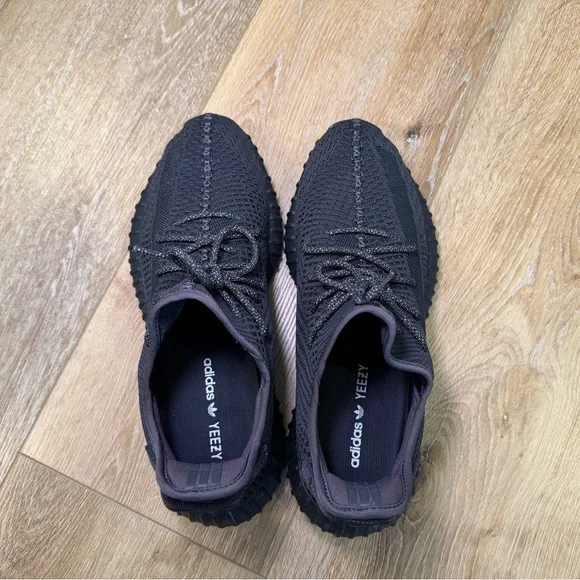 Yeezy Boost 350 V2 “Triple Black” – Men’s Size 13 – Excellent Condition + Box - Picture 6 of 8